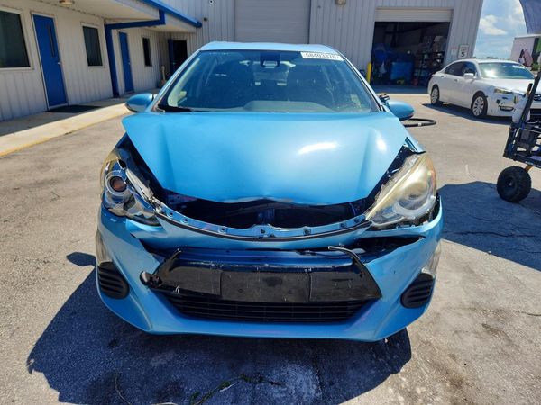 2016 TOYOTA PRIUS