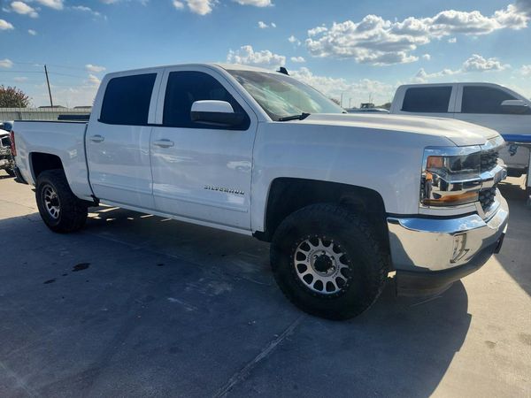 2017 CHEVROLET SILVERADO LT
