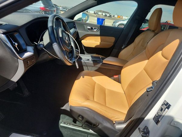 2020 VOLVO XC60