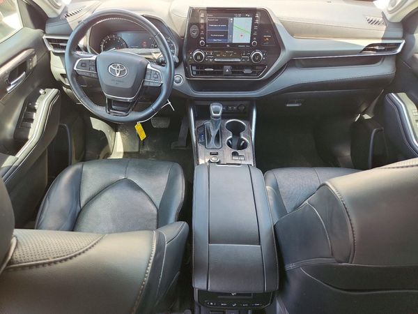 2021 TOYOTA HIGHLANDER Limited