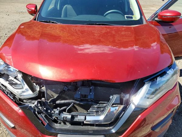 2020 NISSAN ROGUE — Engine bay