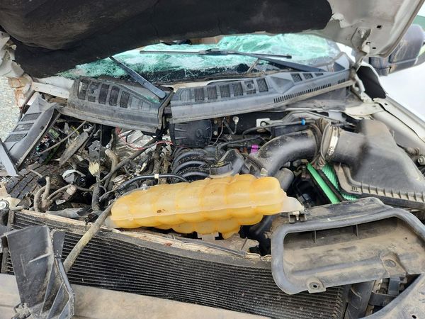 2018 FORD F150 — Engine bay