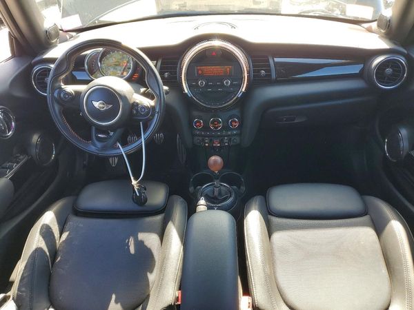 2017 MINI COOPER