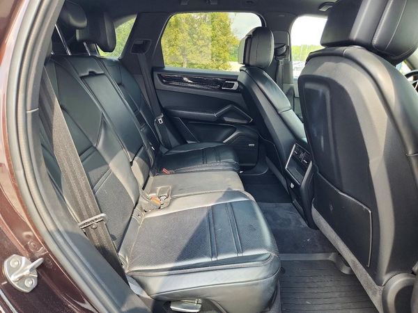 2019 PORSCHE CAYENNE