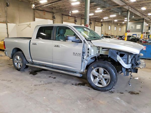 2016 RAM 1500 SLT