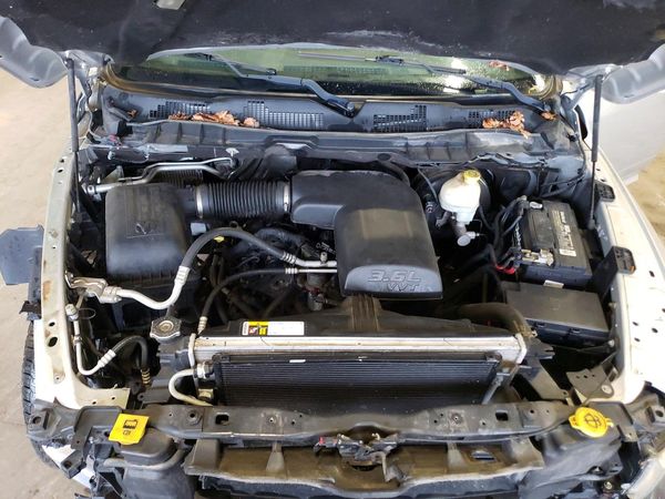 2016 RAM 1500 SLT