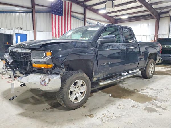 2019 CHEVROLET SILVERADO LT — Front 3/4