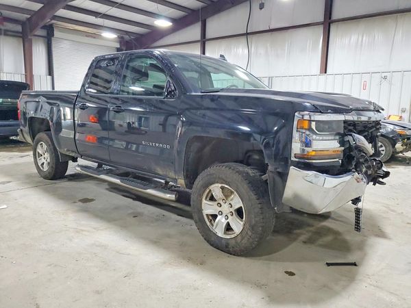 2019 CHEVROLET SILVERADO LT — Passenger 3/4