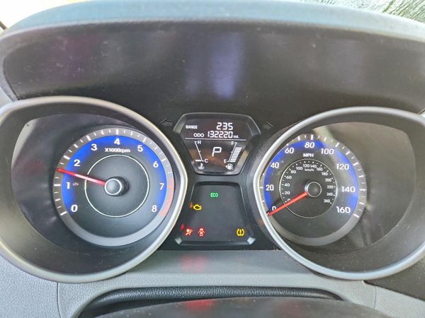 2013 HYUNDAI ELANTRA