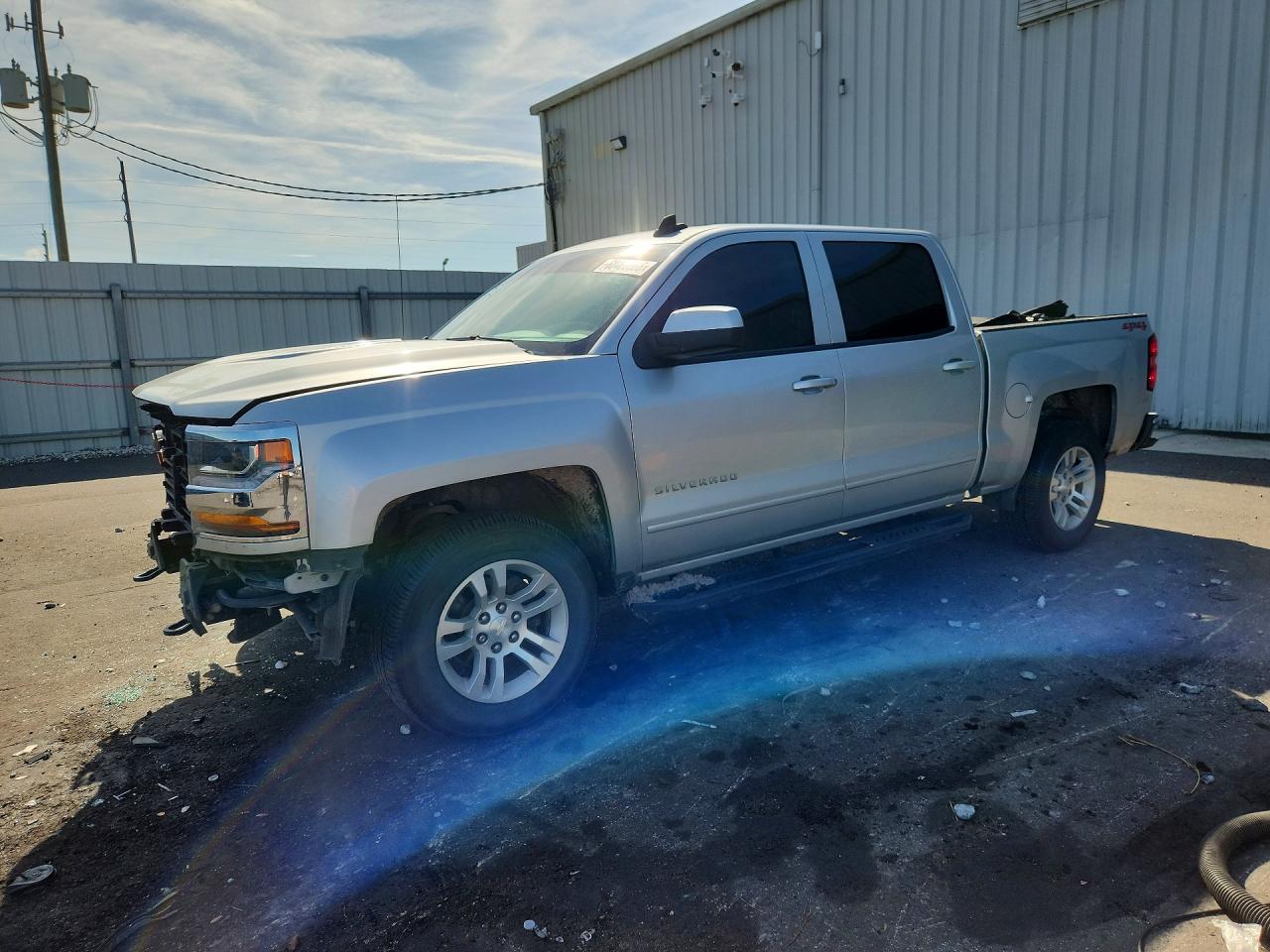 2018 CHEVROLET SILVERADO LT — Front 3/4