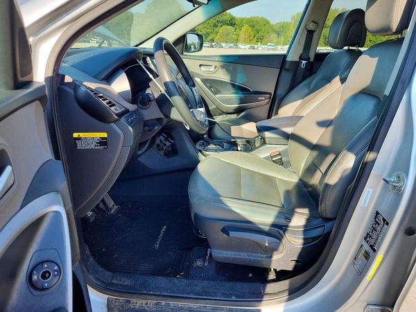 2014 HYUNDAI SANTA FE GL — DENT