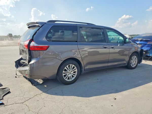 2017 TOYOTA SIENNA — PSRA