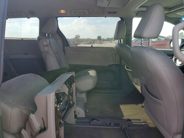 2017 TOYOTA SIENNA — PSRS
