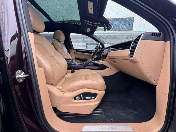 2021 PORSCHE CAYENNE