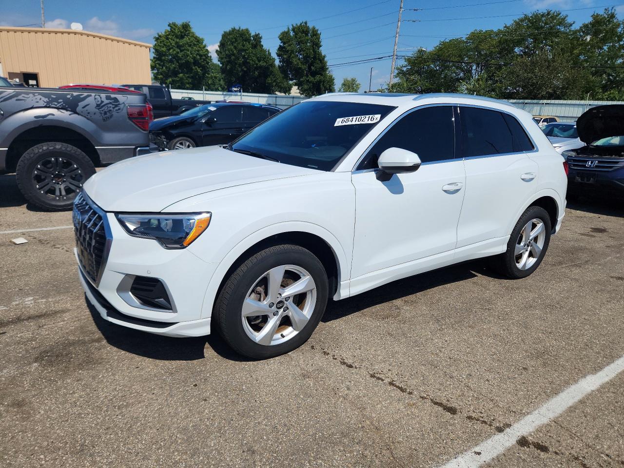 2022 AUDI Q3 quattro Premium