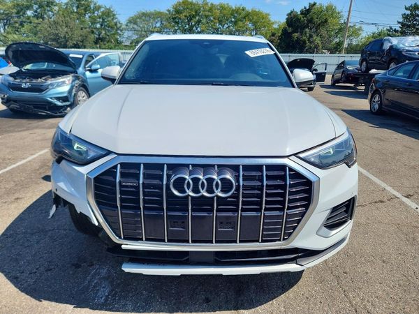 2022 AUDI Q3 quattro Premium