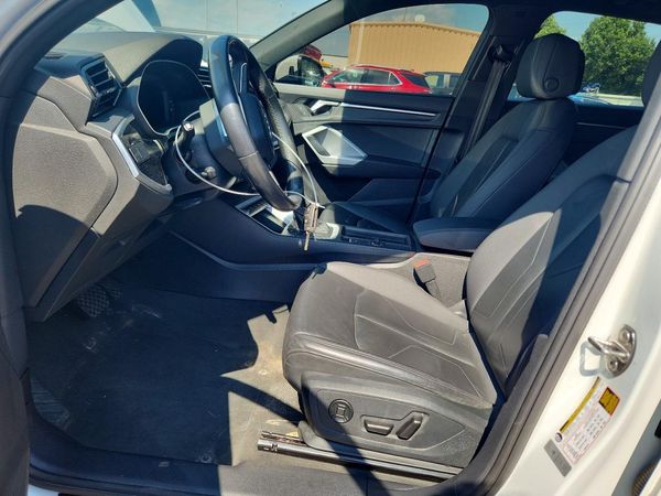 2022 AUDI Q3 quattro Premium