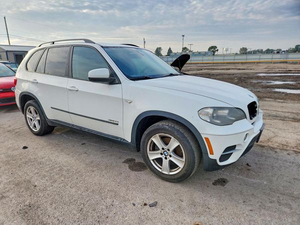 2012 BMW X5 xDrive35i — Passenger 3/4