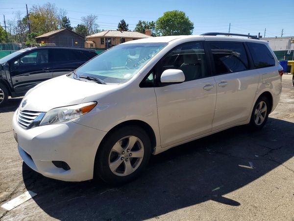 2015 TOYOTA SIENNA