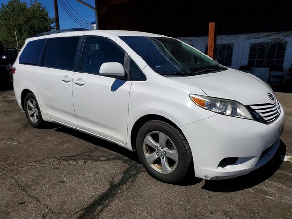 2015 TOYOTA SIENNA
