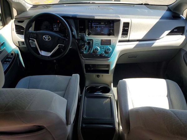 2015 TOYOTA SIENNA