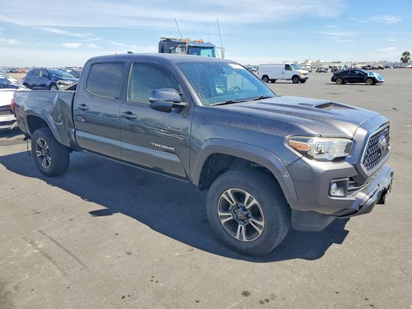 2018 TOYOTA TACOMA — Passenger 3/4