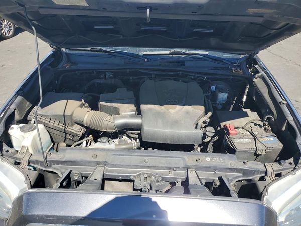 2018 TOYOTA TACOMA — Engine bay