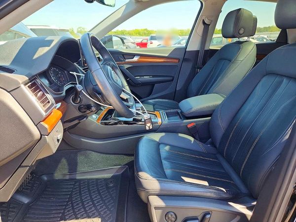 2022 AUDI Q5 S Line quattro Premium
