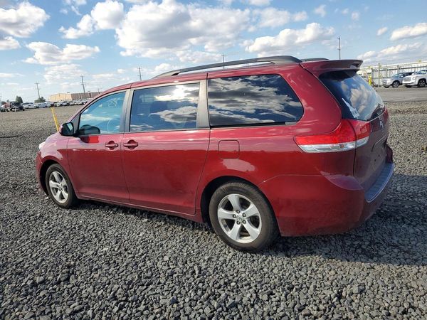 2013 TOYOTA SIENNA