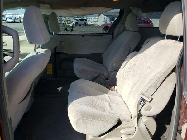 2013 TOYOTA SIENNA