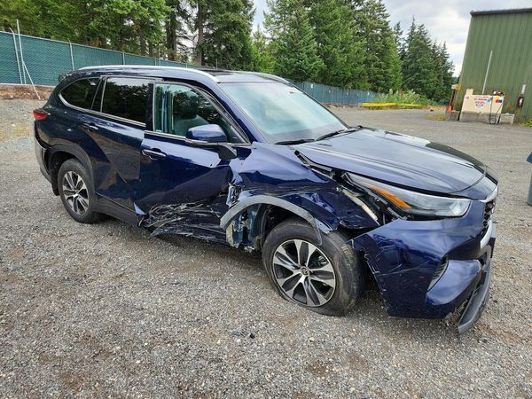 2022 TOYOTA HIGHLANDER