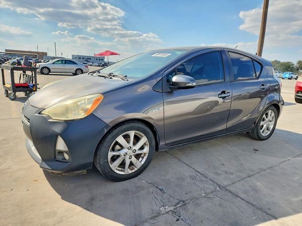2013 TOYOTA PRIUS — DSFA — Front 3/4