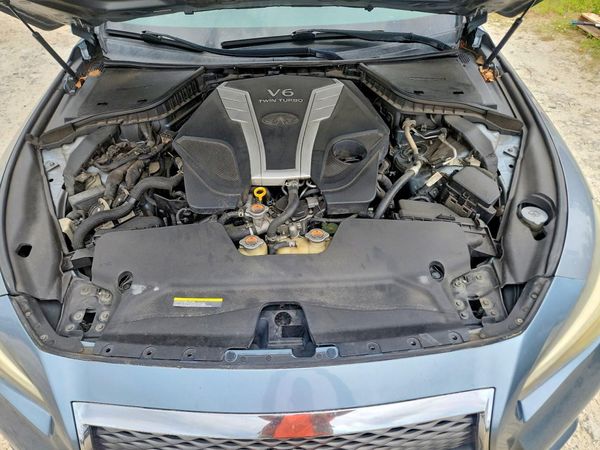 2016 INFINITI Q50 — Engine bay