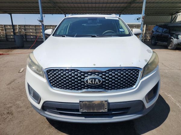 2016 KIA SORENTO L / LX