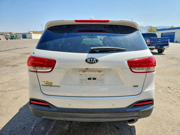 2016 KIA SORENTO L / LX