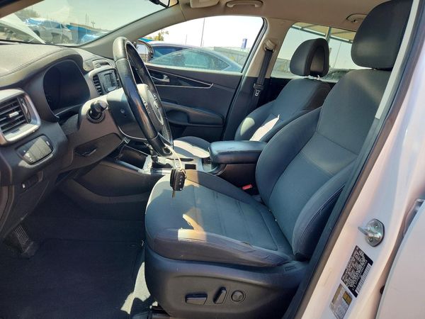 2016 KIA SORENTO L / LX