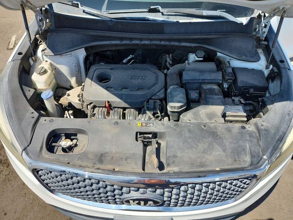 2016 KIA SORENTO L / LX