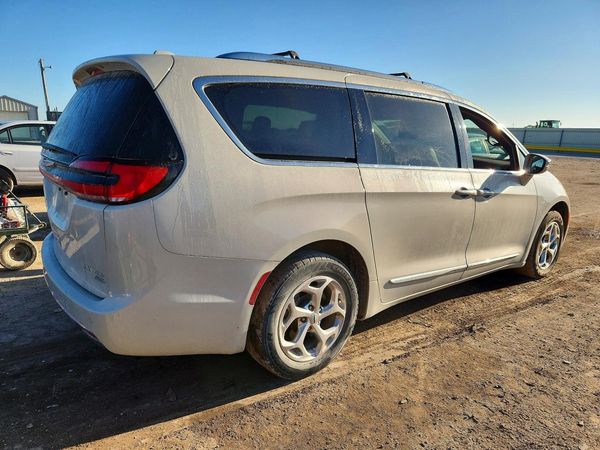 2021 CHRYSLER PACIFICA Limited