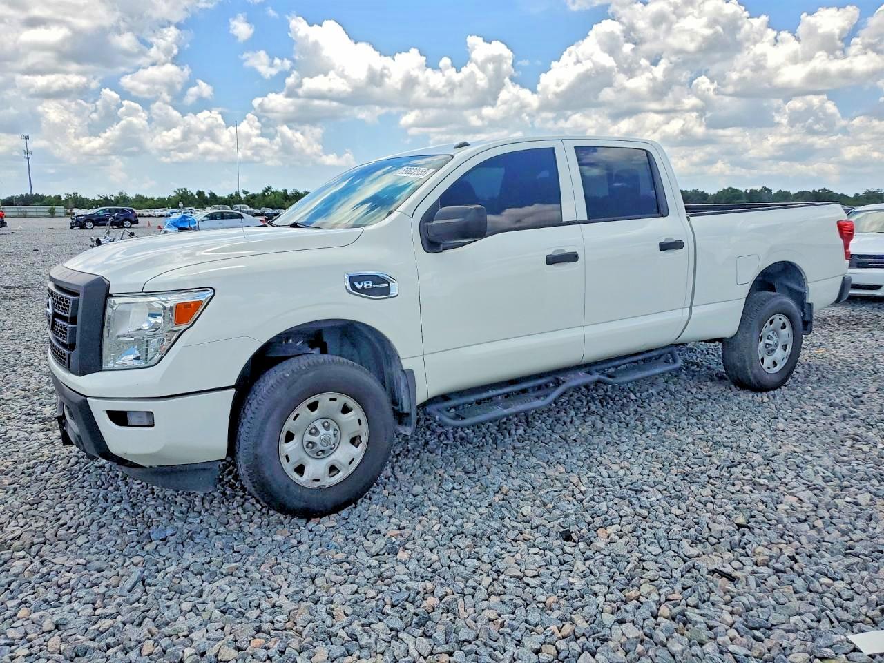2021 NISSAN TITAN Crew Cab