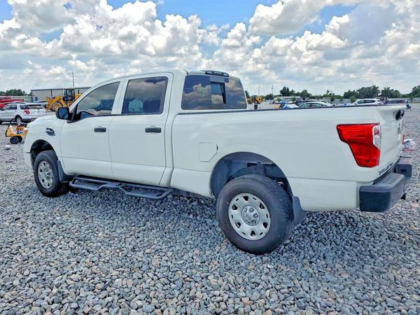 2021 NISSAN TITAN Crew Cab