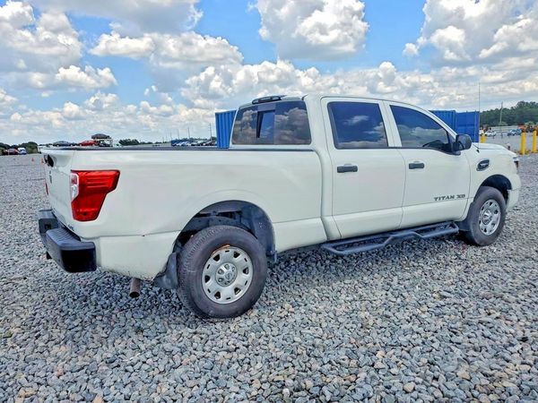 2021 NISSAN TITAN Crew Cab
