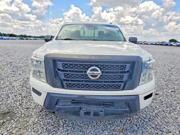 2021 NISSAN TITAN Crew Cab
