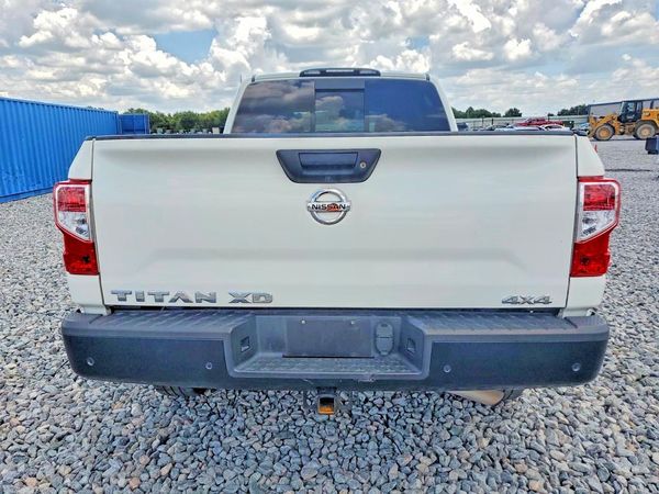 2021 NISSAN TITAN Crew Cab
