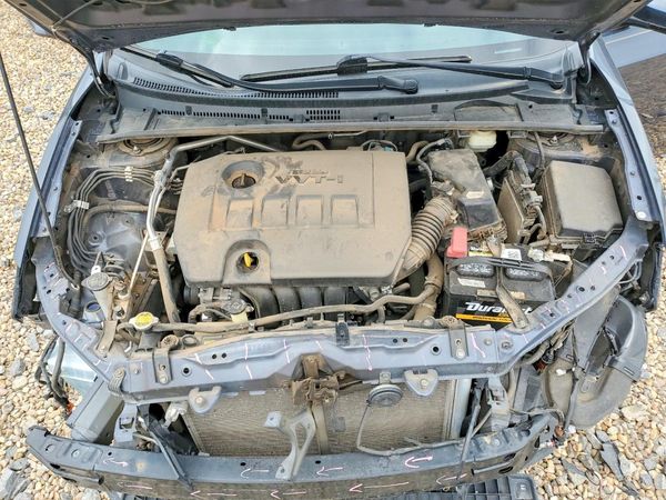 2015 TOYOTA COROLLA L/LE — Engine bay