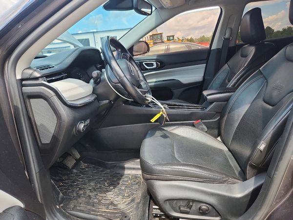 2022 JEEP COMPASS Limited — DENT