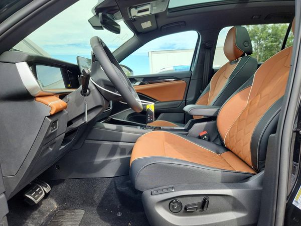 2026 VOLKSWAGEN TIGUAN 4Motion SEL R-Line — DENT