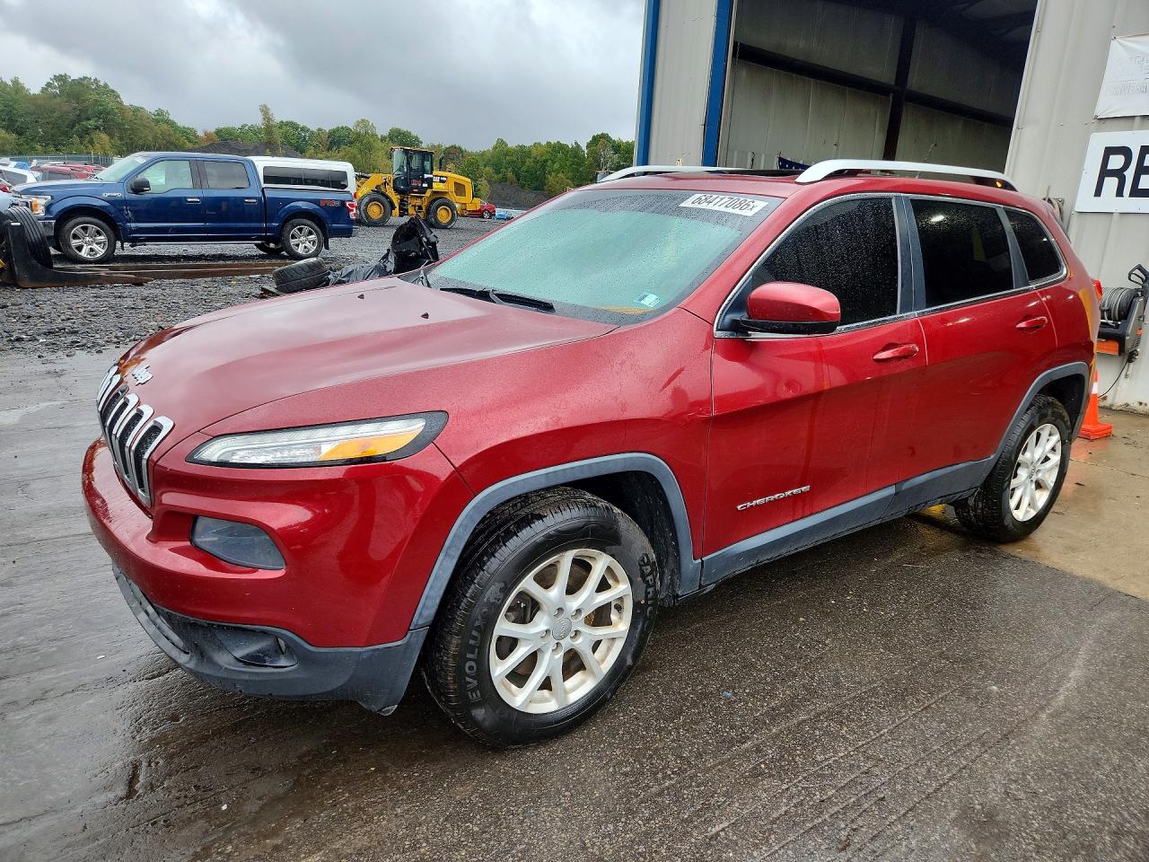2015 JEEP CHEROKEE Latitude — Front 3/4