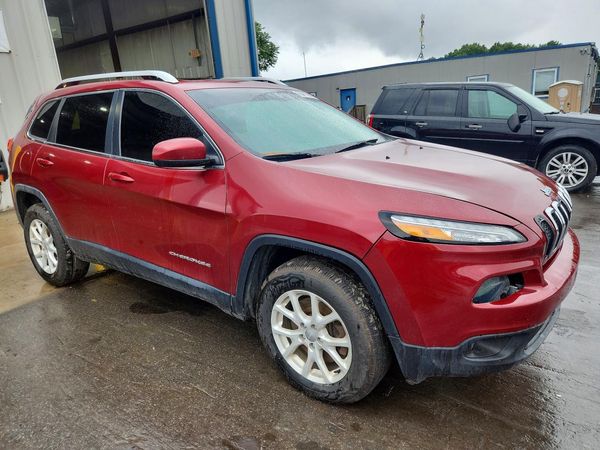 2015 JEEP CHEROKEE Latitude — Passenger 3/4
