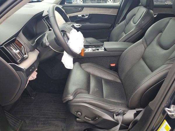 2025 VOLVO XC90