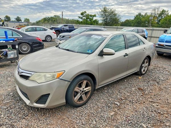 2013 TOYOTA CAMRY — Front 3/4